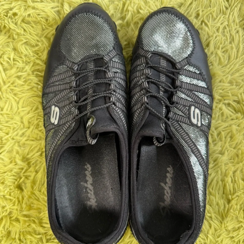 Skechers Black and Gray Metallic Slip On Sneakers Sz 10